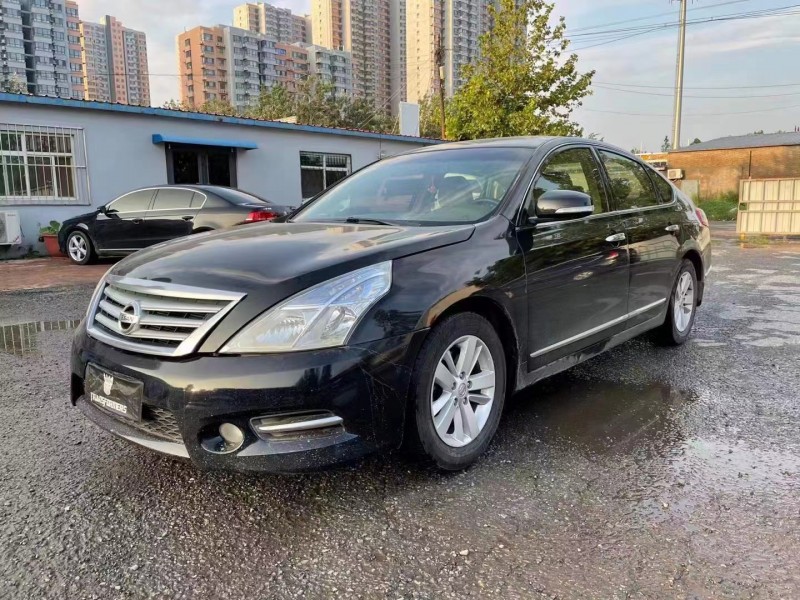 保定12年日产天籁2