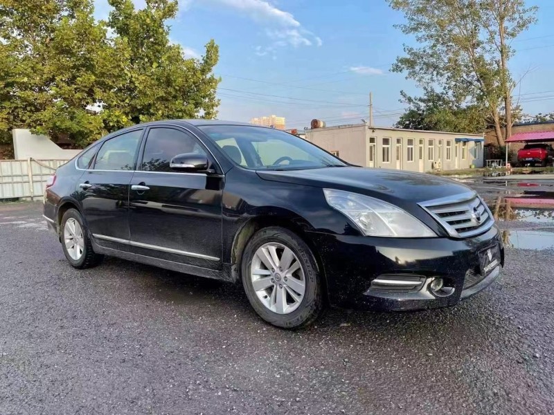 保定12年日产天籁4