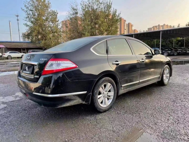 保定12年日产天籁6