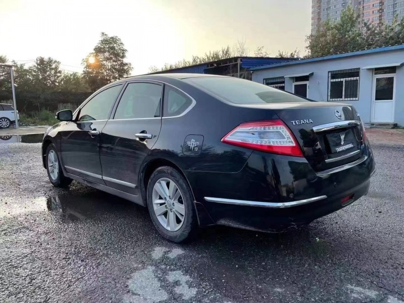 保定12年日产天籁7