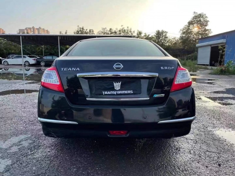 保定12年日产天籁8