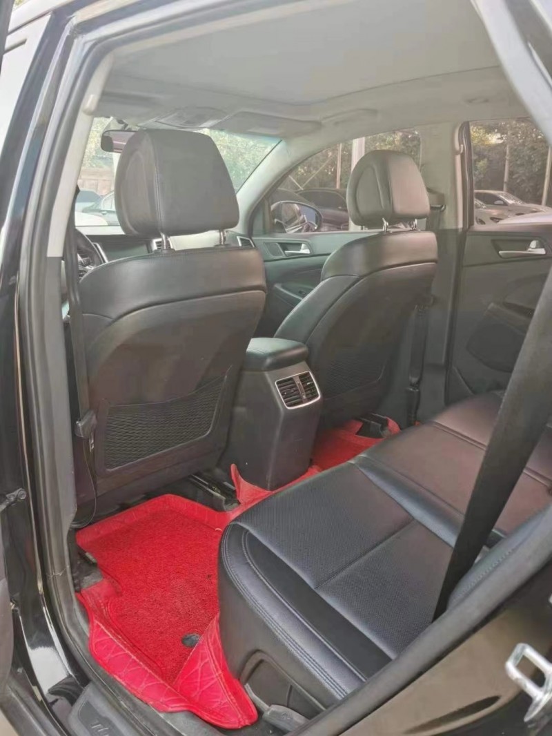 保定14年现代途胜3