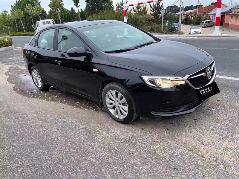 青岛19年别克英朗2