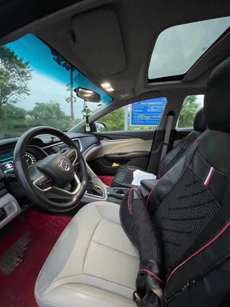 青岛19年别克英朗4