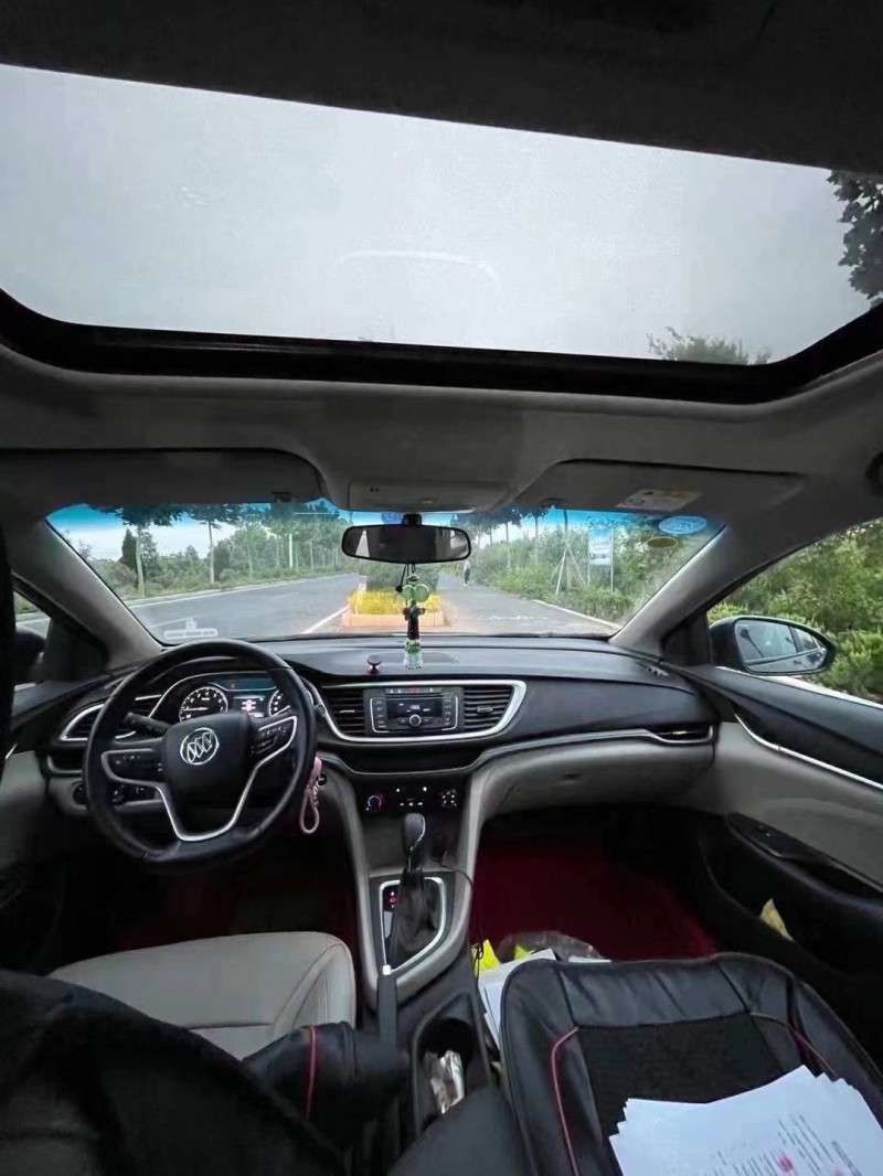 青岛19年别克英朗6