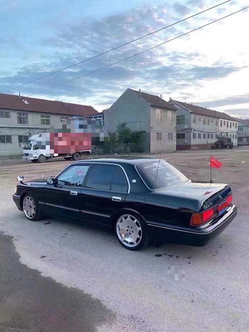 青岛94年丰田皇冠8