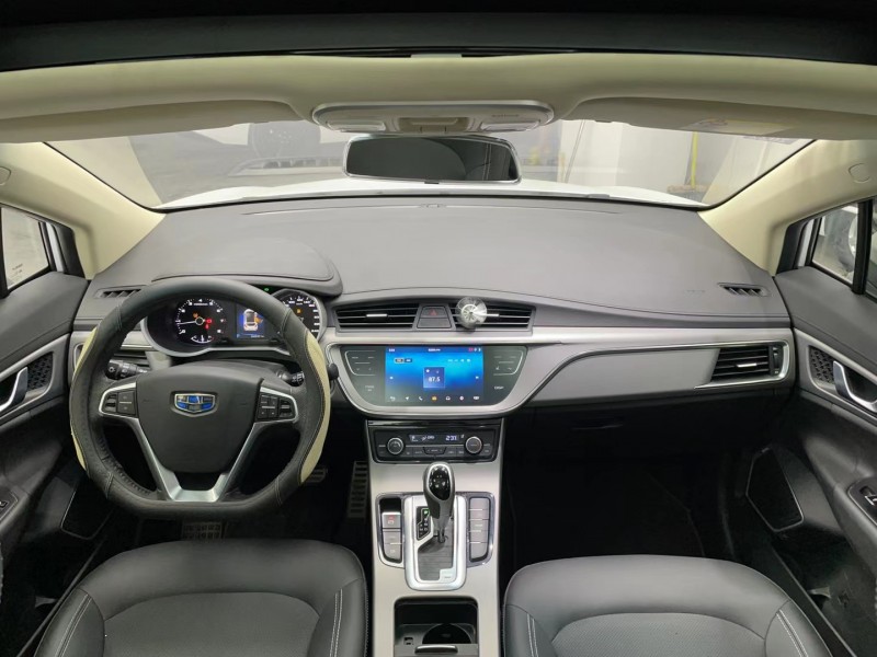 成都18年吉利帝豪GS5