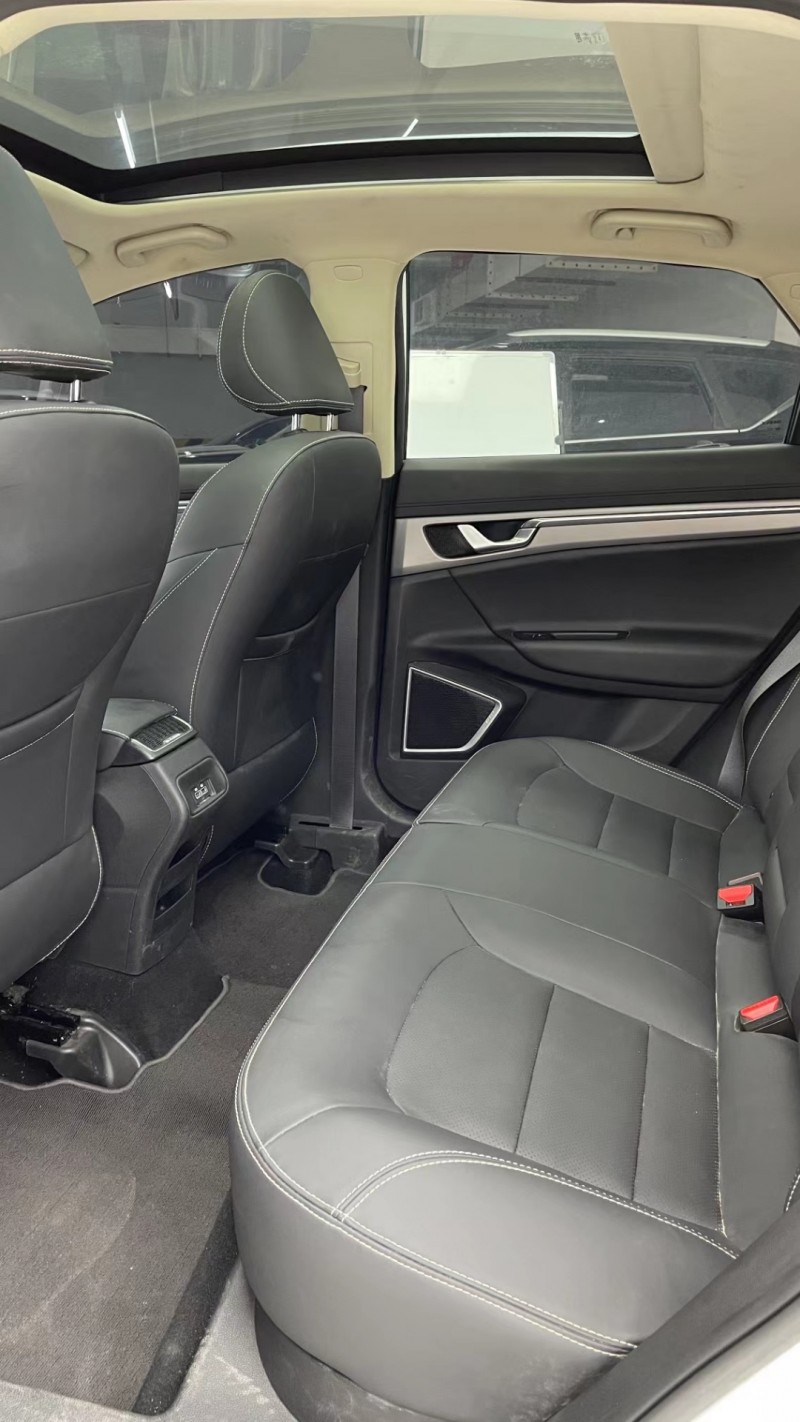 成都18年吉利帝豪GS7