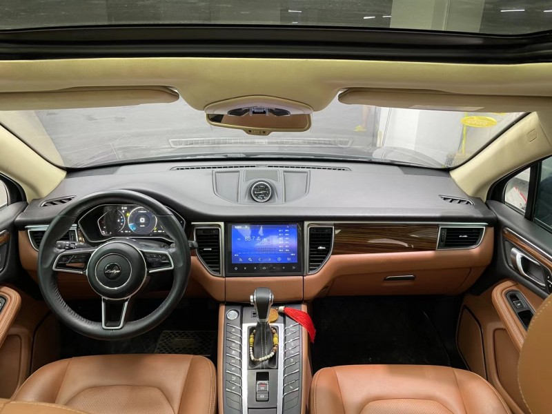 成都18年众泰SR95