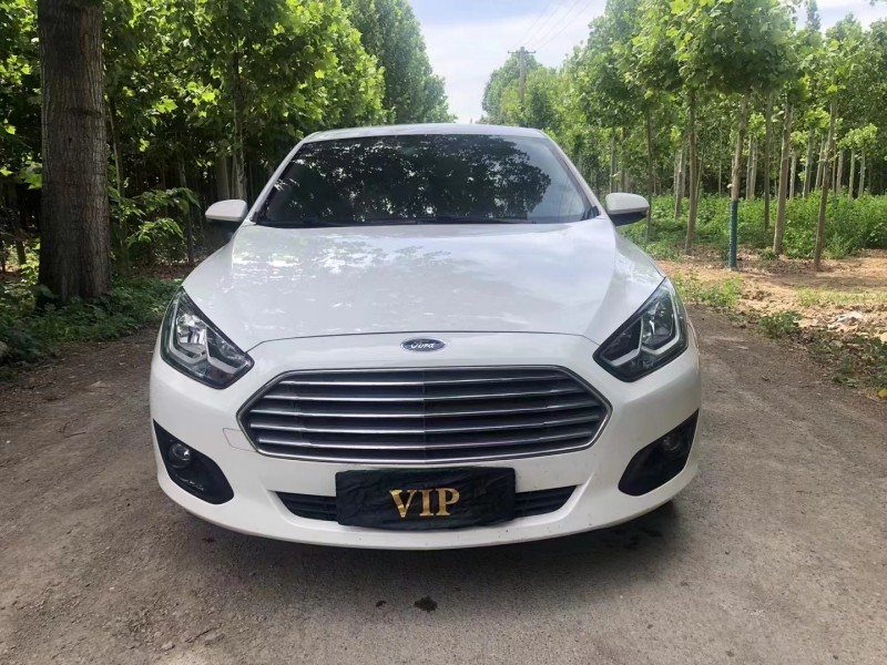 济宁17年福特福睿斯1