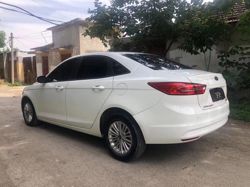 济宁17年福特福睿斯7