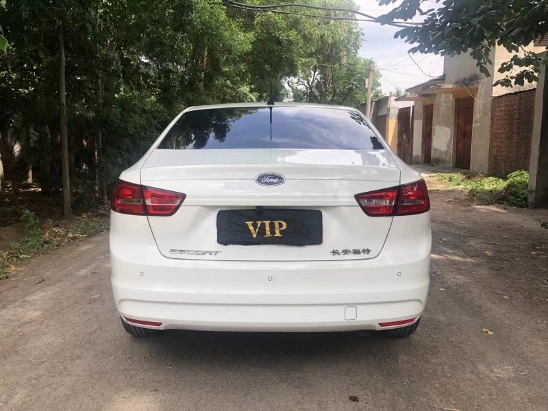 济宁17年福特福睿斯9