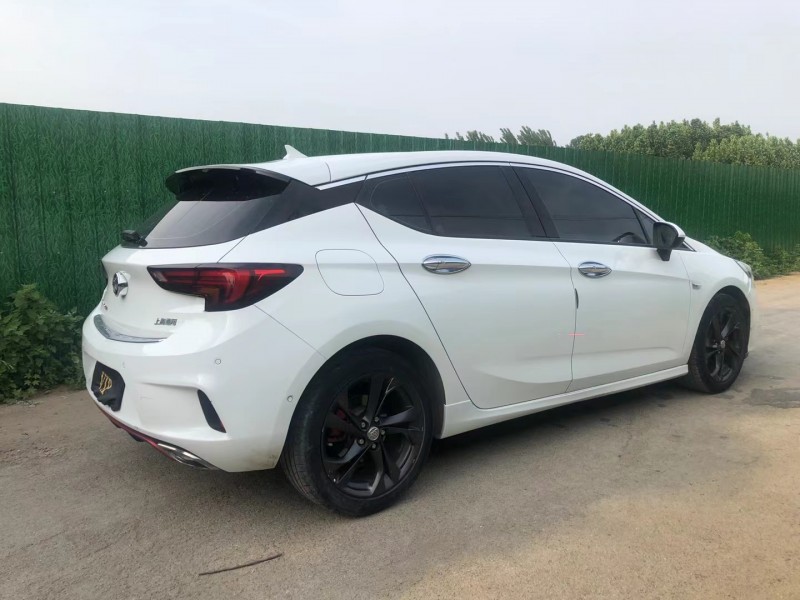 济宁16年别克威朗7