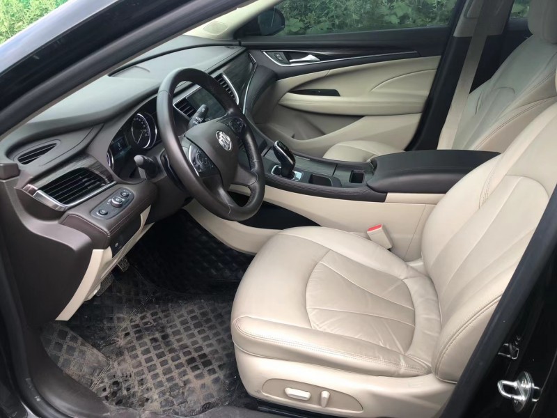 济宁17年别克君越6