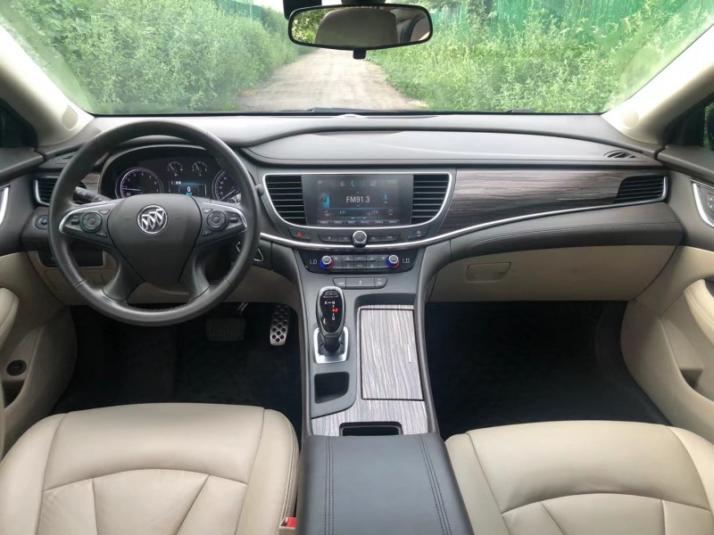 济宁17年别克君越5