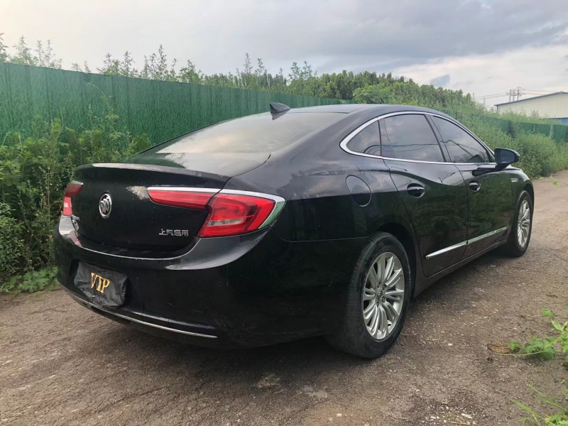 济宁17年别克君越3