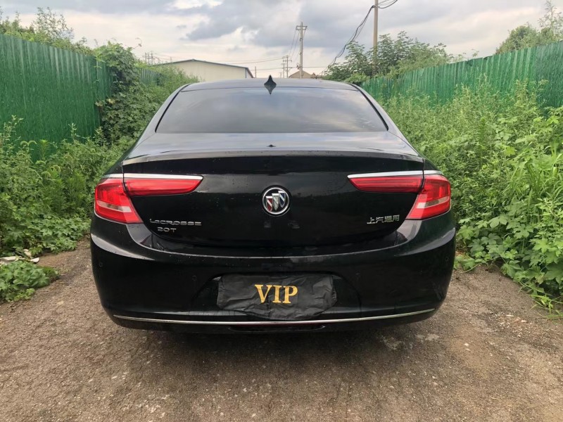 济宁17年别克君越1