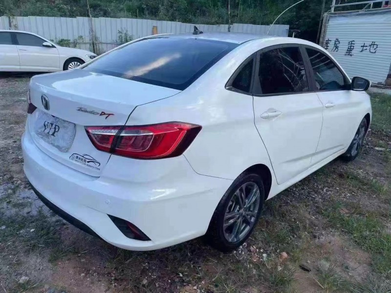 上饒20年長安汽車逸動7