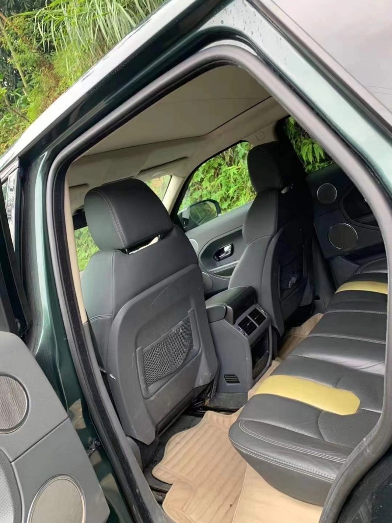 成都11年路虎极光4