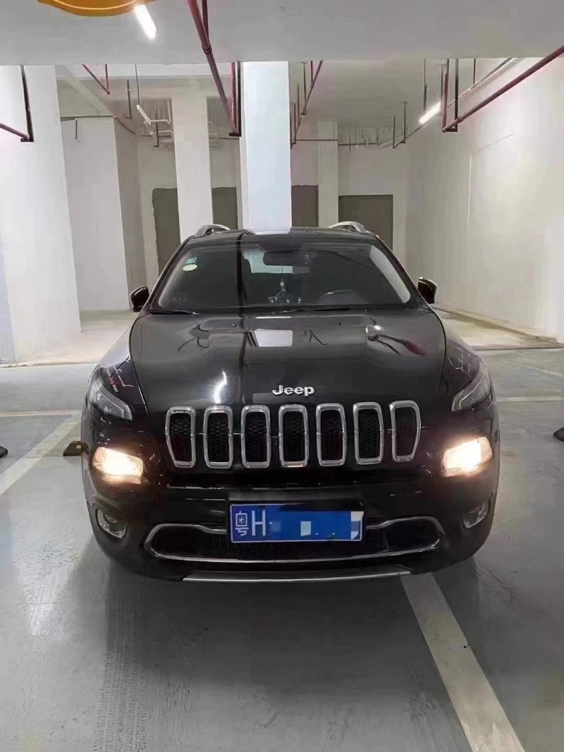 常德17年Jeep自由光1
