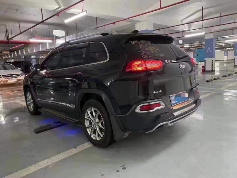 常德17年Jeep自由光4