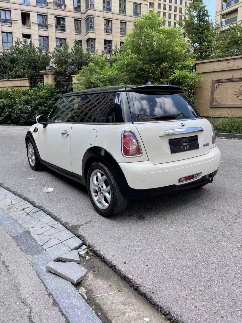 紹興14年寶馬MINI1