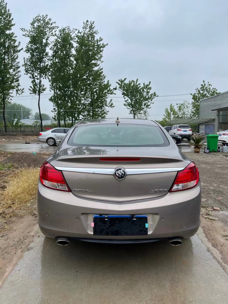 徐州12年别克君威9