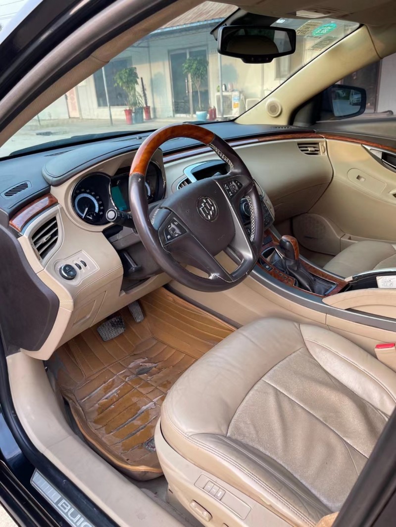 徐州11年别克君越3