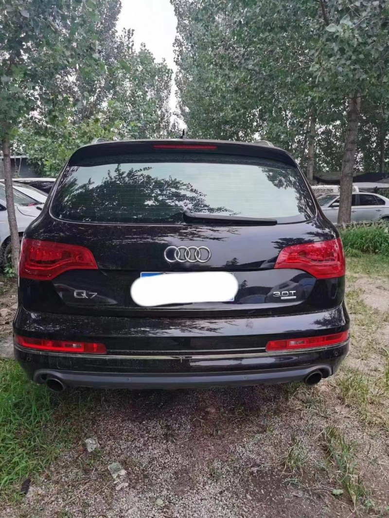 泰安11年奧迪Q71