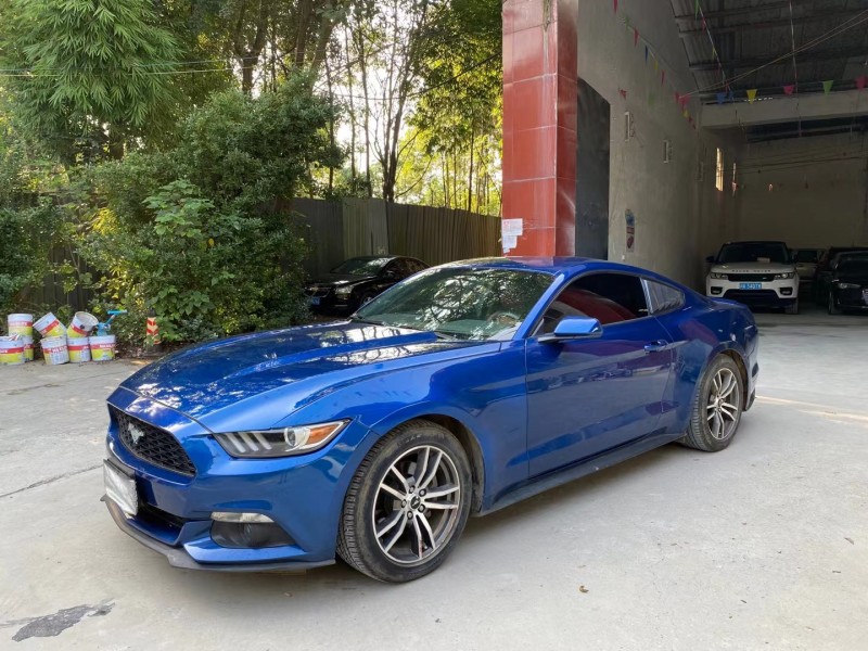 成都17年福特野马2