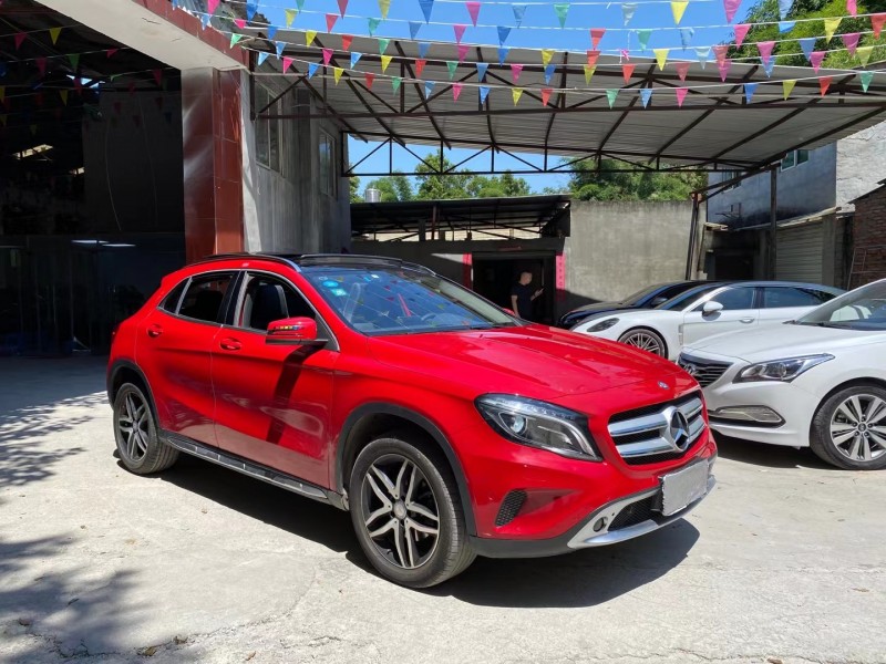 成都17年奔驰GLA3