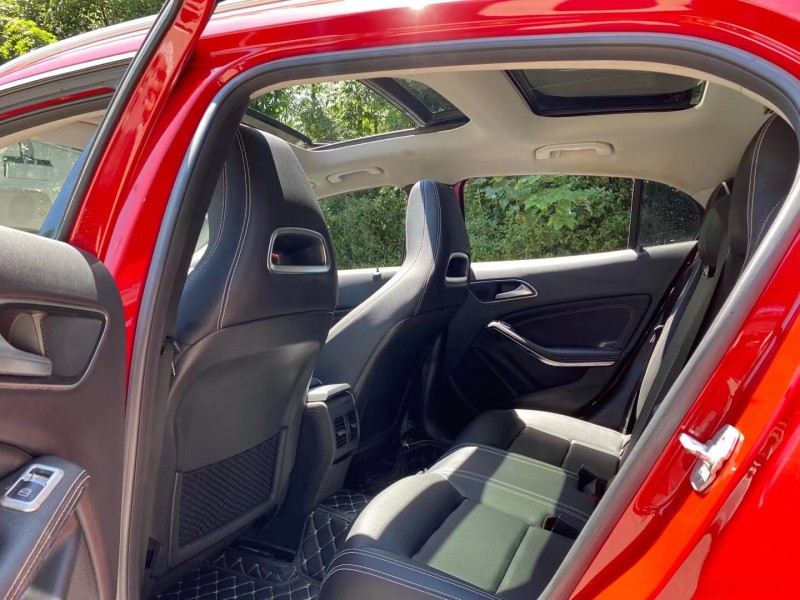 成都17年奔驰GLA6