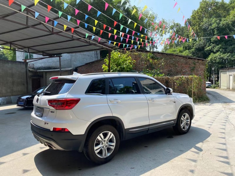 成都20年长安汽车CS757