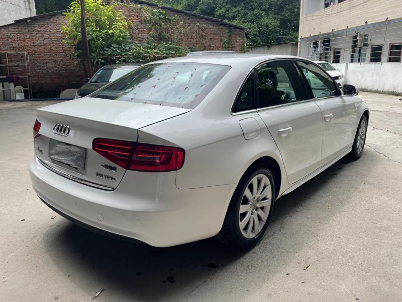 成都14年奥迪A4L7