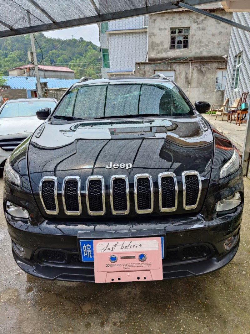 贛州17年Jeep自由光1