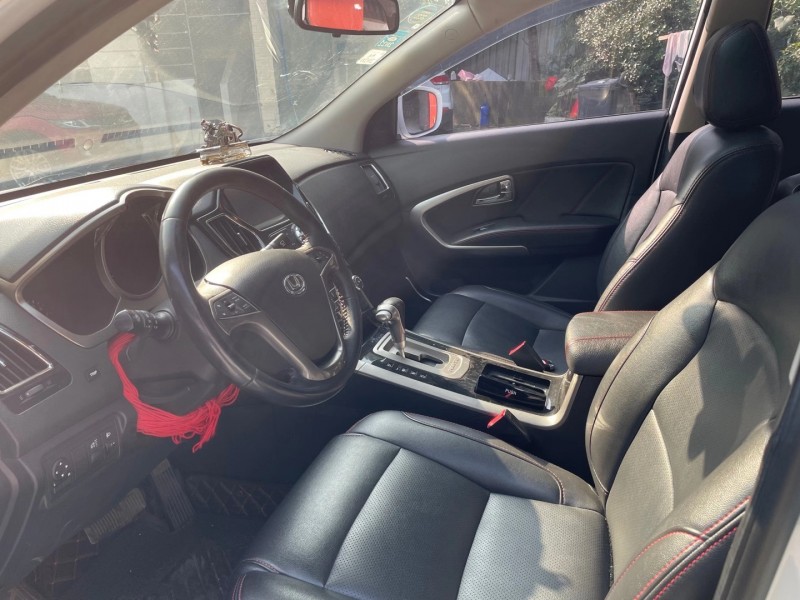 成都16年华泰圣达菲5