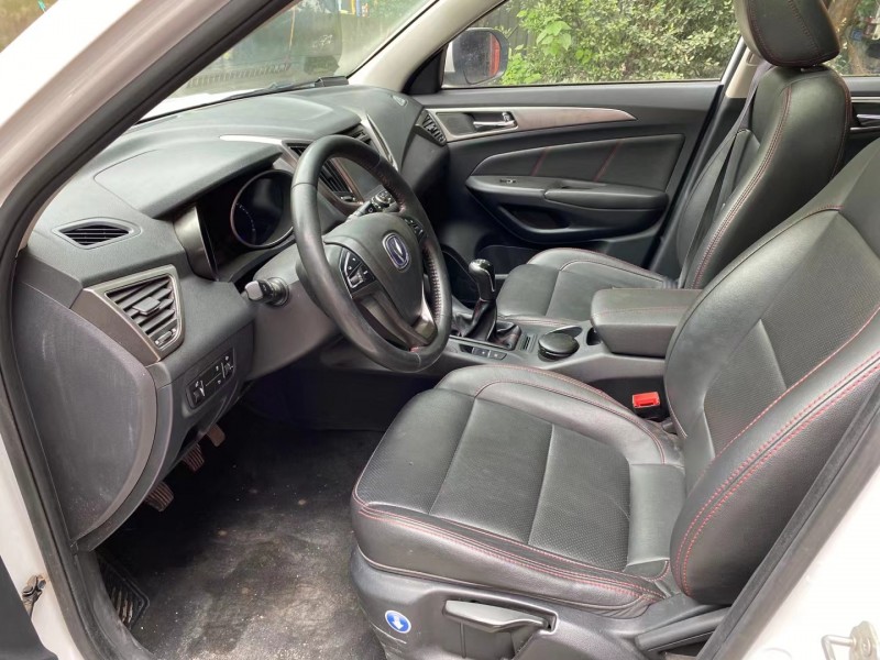 成都15年长安汽车CS754