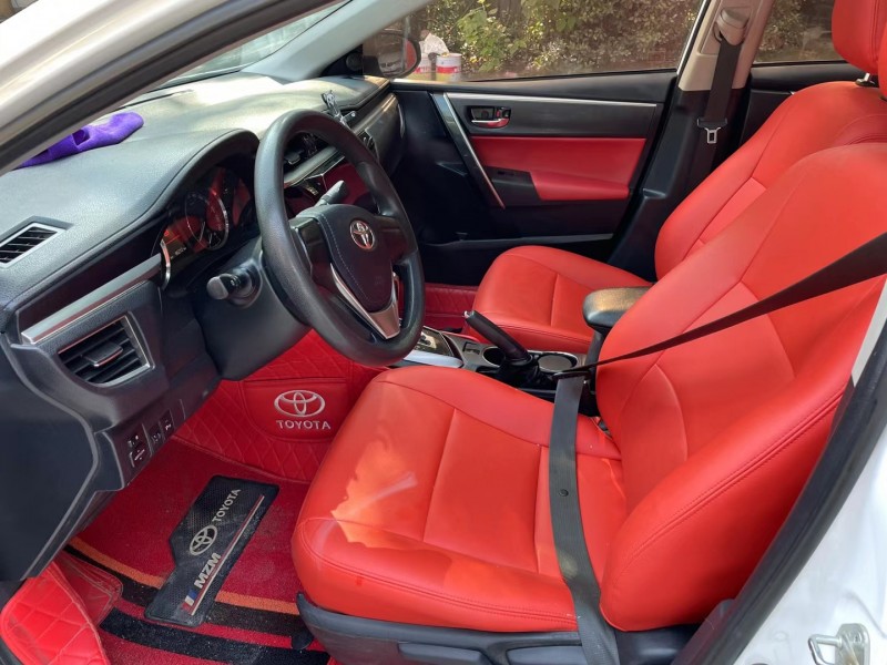 成都16年丰田卡罗拉5