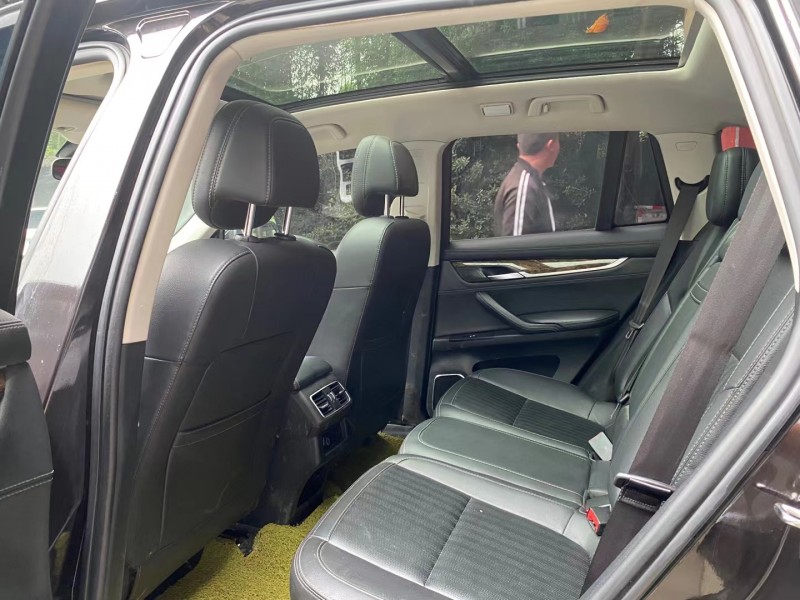 成都19年汉腾汽车X76