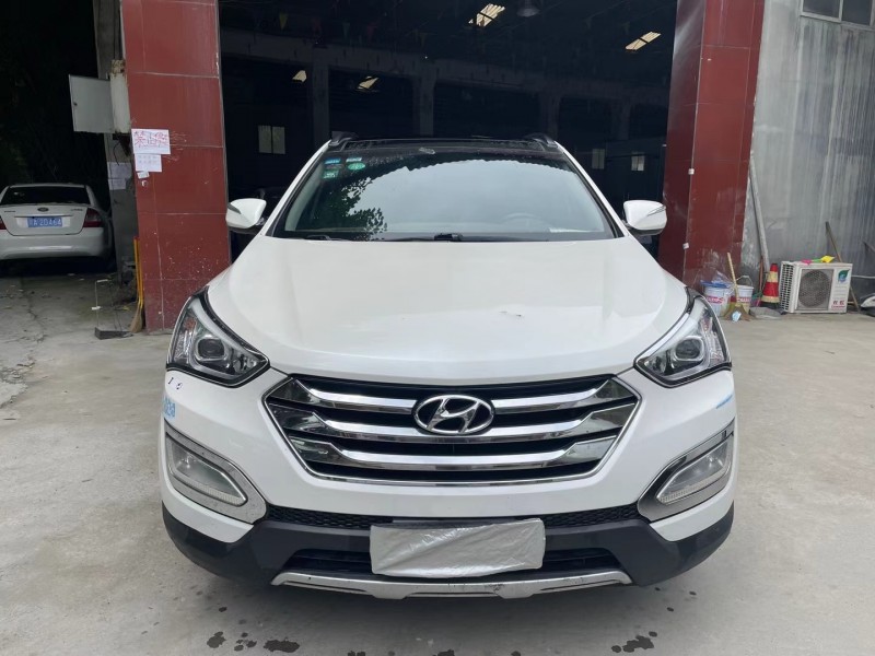 成都13年现代全新胜达1