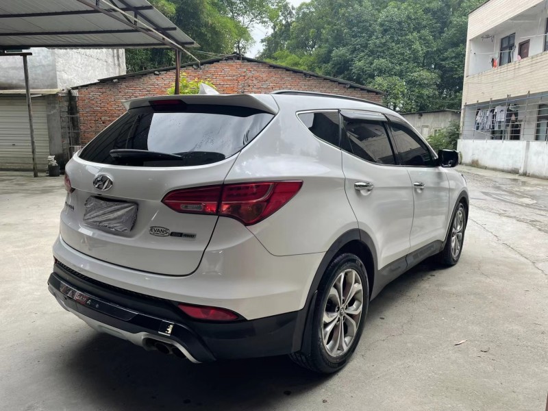 成都13年现代全新胜达7