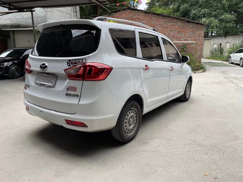 成都19年北汽绅宝智行7