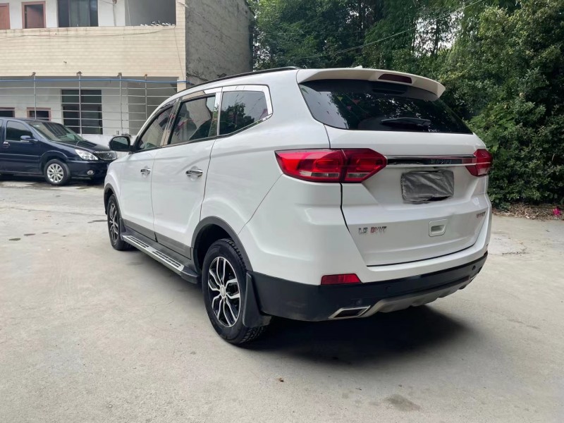 成都16年力帆汽车迈威8