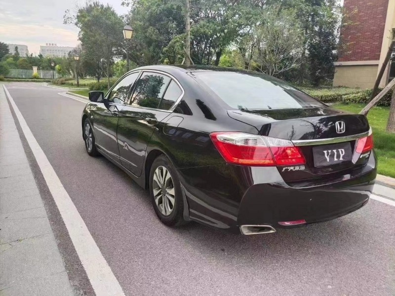 温州15年本田雅阁8