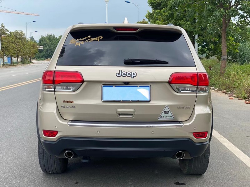 柳州17年Jeep大切諾基9