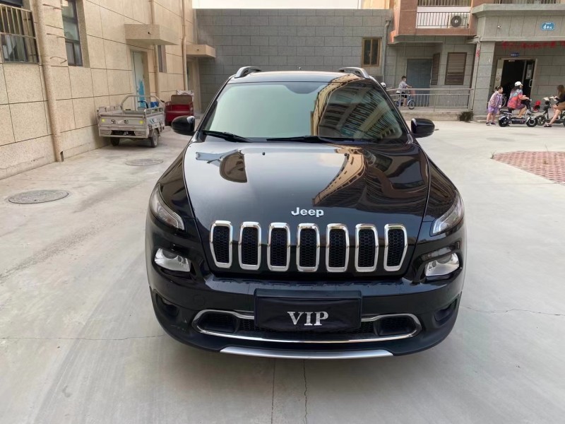 保定16年Jeep自由光1