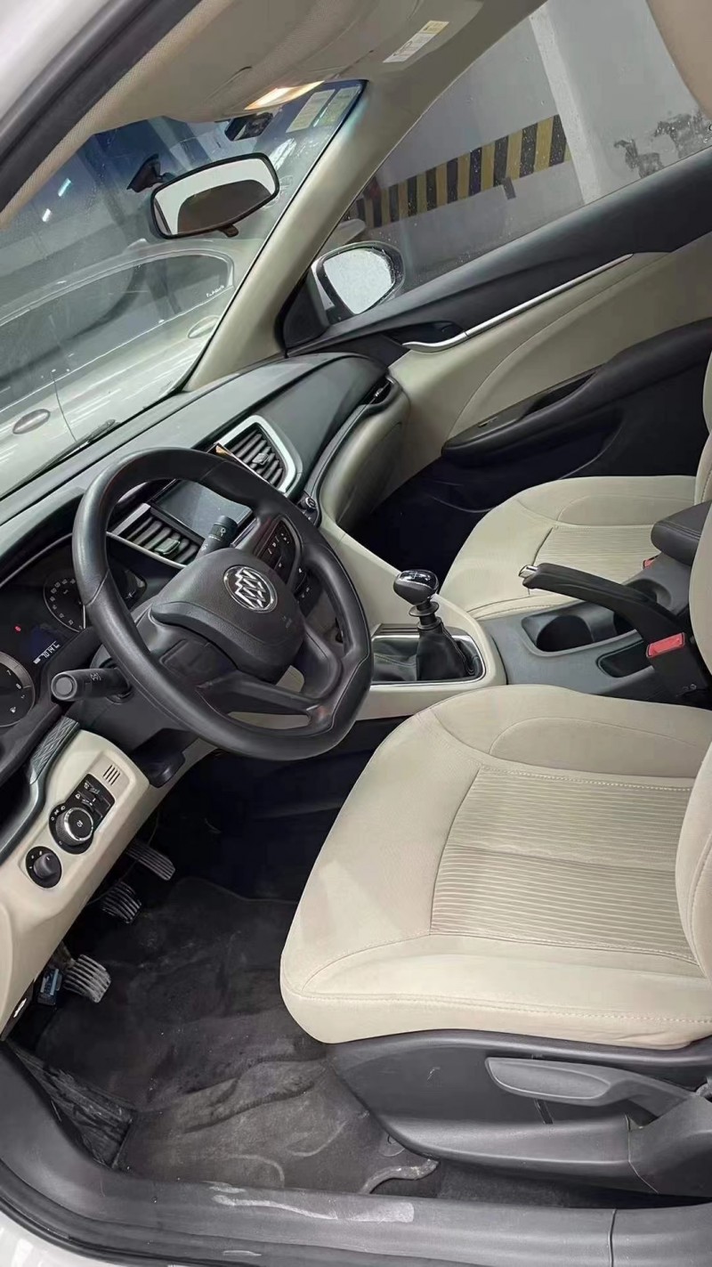 成都16年别克英朗6