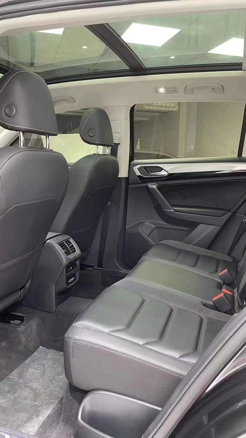 成都20年大众探岳7