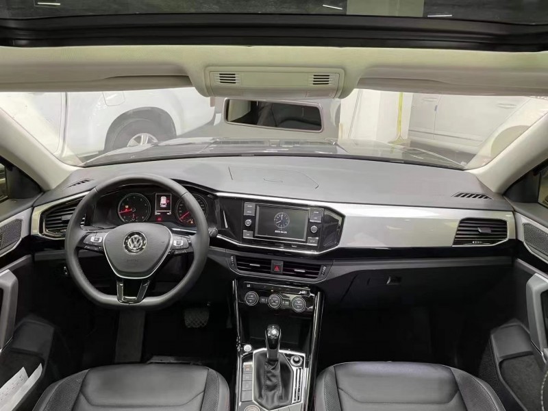 成都20年大众探岳9