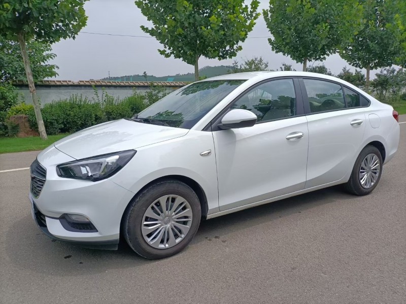 徐州21年别克凯越3